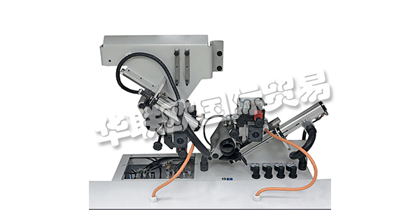 BIESSE自1969以來,一直為木工和大型家居、門窗和木質(zhì)構(gòu)筑件制造商提供技術(shù)支持。通過他們的機(jī)器,他們的客戶將他們的創(chuàng)意轉(zhuǎn)化為獨特的設(shè)計對象或標(biāo)志性的系列產(chǎn)品。