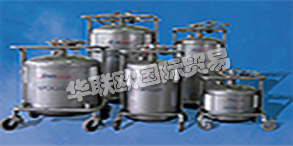 CRYOTHERM它分配溫度保持可用時(shí)間長，都提供了容器和傳送控制系統(tǒng)，通過他們的研究，一個(gè)特殊的，復(fù)雜的絕緣專門開發(fā)：內(nèi)外容器之間的高品質(zhì)的多層真空超級絕緣，高活性的吸附劑和一種基于計(jì)算機(jī)的，優(yōu)化的熱設(shè)計(jì)減少熱的發(fā)生率因此液態(tài)氣體的蒸發(fā)量降至最低。他們?yōu)槊宽?xiàng)任務(wù)為您制造合適的容器。無論是小型還是大型，無論是固定的還是移動(dòng)的，用于短期或長期存儲，用于實(shí)驗(yàn)室或z。B.海外運(yùn)輸。