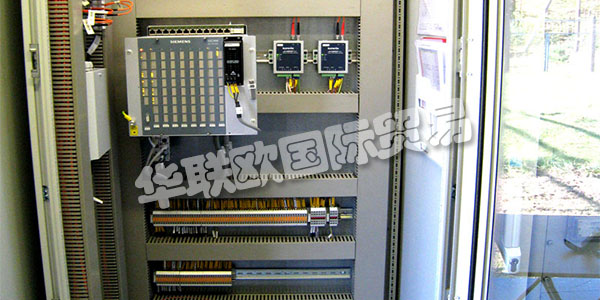 印度AMLOK主要產(chǎn)品:AMLOK水力調(diào)速器、閥門(mén)、傳感器、過(guò)濾器等。AMLOK代表兩位年輕董事總經(jīng)理Amit Lamba先生和Lokender Singh先生的名字,他們的愿景是為水電行業(yè)提供最優(yōu)質(zhì)的服務(wù),并幫助新開(kāi)發(fā)商提高他們?cè)诳稍偕茉搭I(lǐng)域的地位。