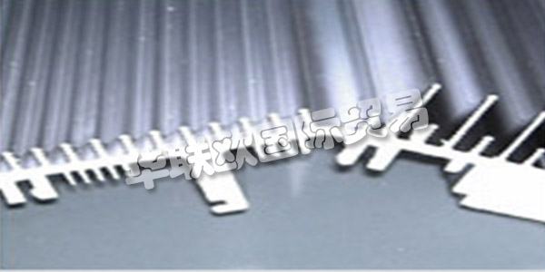 BENZ ALUSYSTEME在開發市場驅動和個性化解決方案方面，數十年的鋁加工經驗，技術訣竅和創新思維使得Swabian Pleidelsheim的Benz AluSysteme成為鋁制零件的領先系統制造商。無論您是委托他們為您的項目開發鋁制拉伸型材，還是正在尋找鋁型材的合作伙伴，他們都將竭誠為您提供鋁加工的各個方面的幫助和建議。在他們的產品線輪廓線 他們為系統開發鋁。對于他們稱職的團隊客戶滿意度，產品質量，工藝流程和經濟思想處于最前沿。他們對您的建議，解決方案建議，個人發展以及您的結果感到滿意。