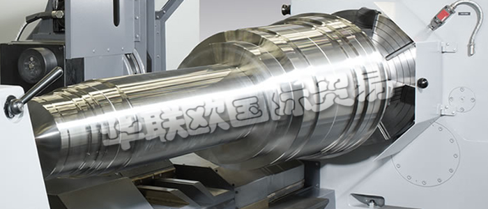 HERKULES車床是集100多年的機床制造經(jīng)驗、可靠性及應(yīng)用考量與最先進技術(shù)相結(jié)合的結(jié)果。HERKULES提供各種加工直徑和重量的重型車床，可完成工件直徑從幾厘米，重量幾公斤到直徑3米，重量400噸的加工任務(wù)。HERKULES可提供各種范圍的輥環(huán)高精度車削和修磨的解決方案。